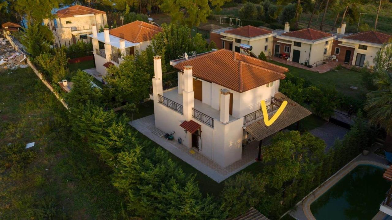 Villa-Danos 阿菲托斯 外观 照片